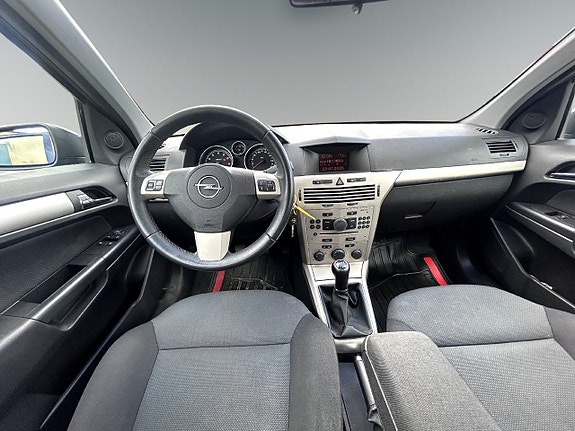 Opel Astra 10 of 15