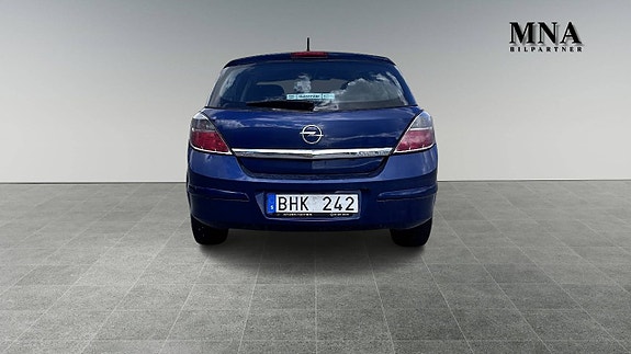 Opel Astra 4 of 15