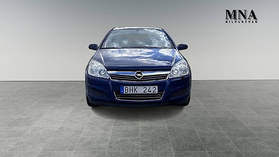 Opel Astra 2 of 15