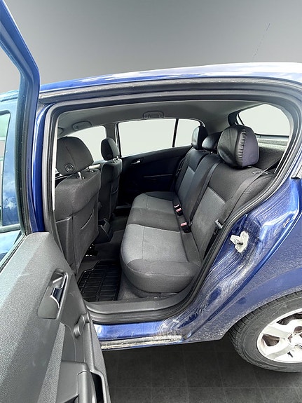 Opel Astra 12 of 15
