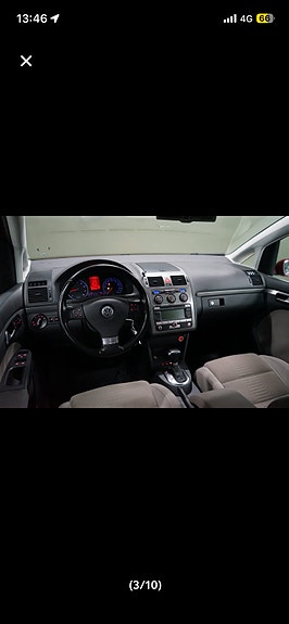 Volkswagen Touran 3 of 9