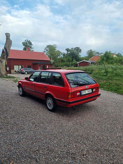 BMW 318i 5 of 12