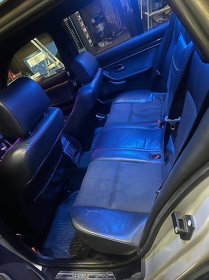 BMW 525i 6 of 8