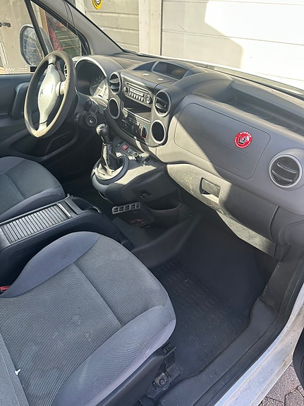 Peugeot Partner 3 of 4