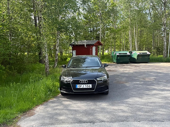 Audi A4 2 of 18