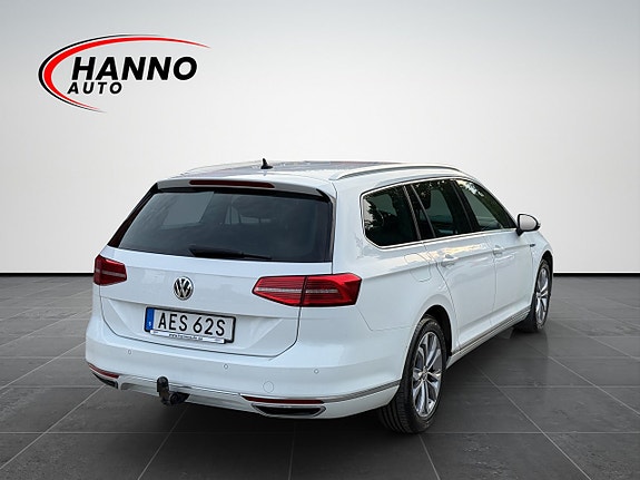 Volkswagen Passat 5 of 30
