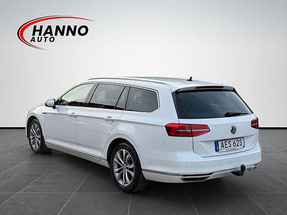 Volkswagen Passat 3 of 30