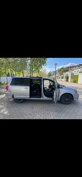 Dodge Grand Caravan 3 of 7