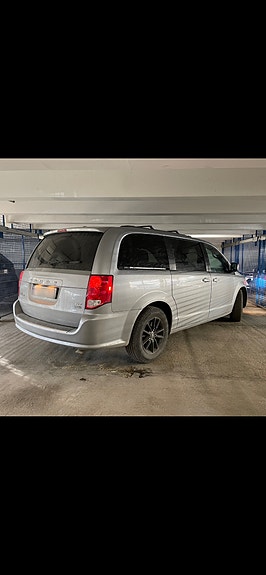 Dodge Grand Caravan 2 of 7