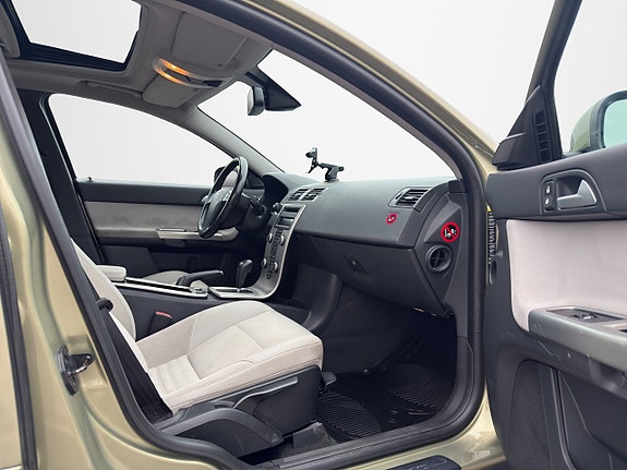 Volvo V50 15 of 30