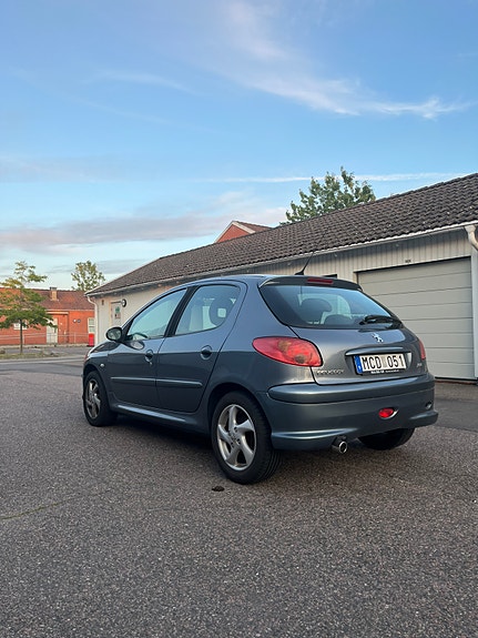 Peugeot 206 3 of 10
