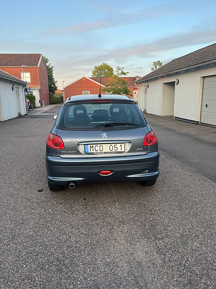Peugeot 206 4 of 10