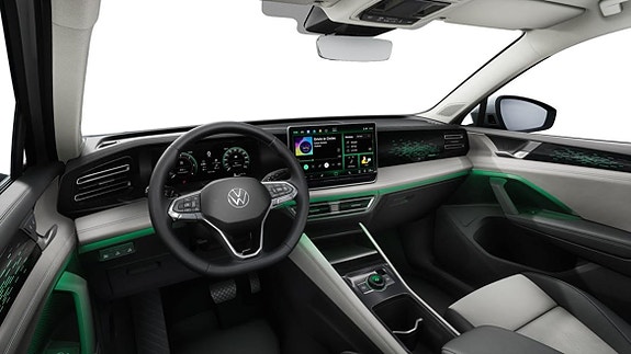 Volkswagen Tiguan 3 of 3