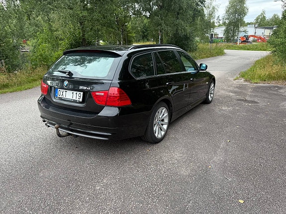 BMW 318d 3 of 8