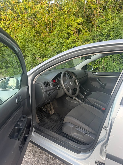 Volkswagen Golf V 4 of 5