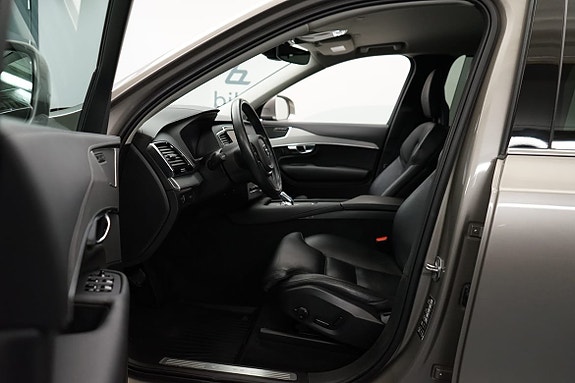 Volvo XC90 5 of 24