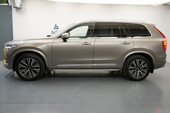 Volvo XC90 2 of 24