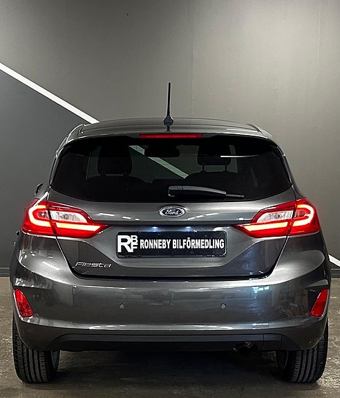 Ford Fiesta 8 of 18