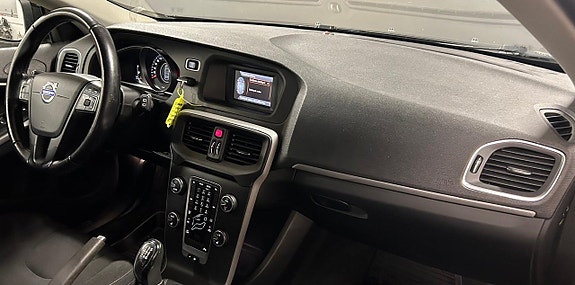 Volvo V40 13 of 17