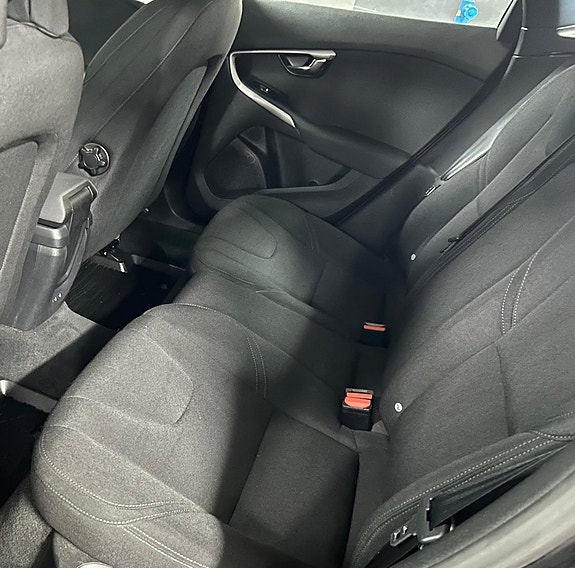 Volvo V40 17 of 17