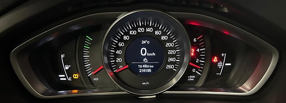 Volvo V40 14 of 17