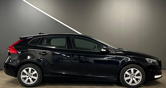 Volvo V40 6 of 17