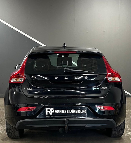Volvo V40 7 of 17