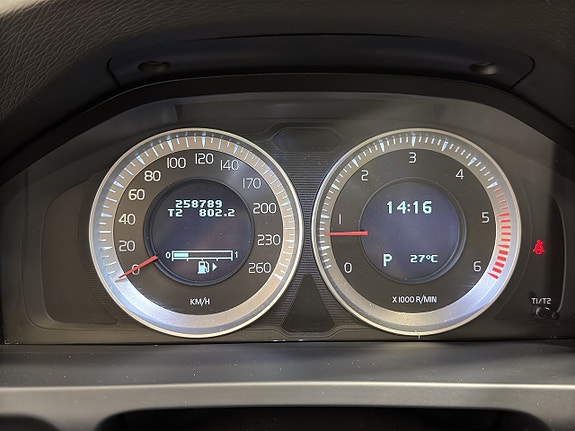 Volvo V60 17 of 23