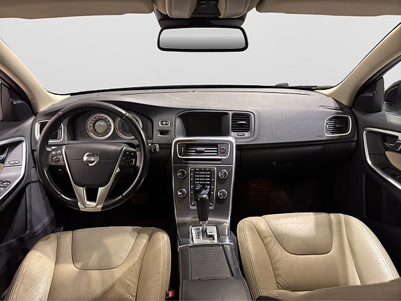 Volvo V60 13 of 23