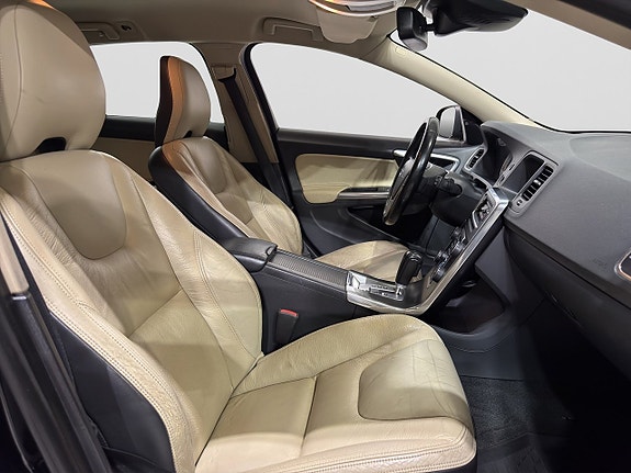 Volvo V60 9 of 23