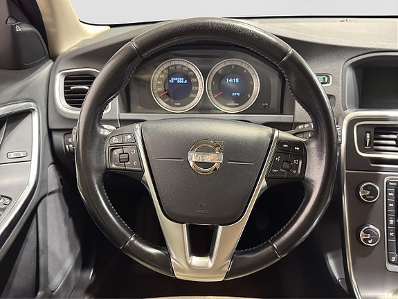 Volvo V60 14 of 23