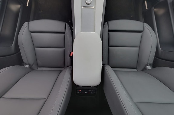 Polestar 4 9 of 20