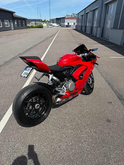 Ducati Panigale V2 3 of 5