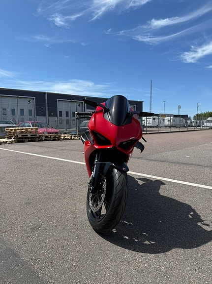 Ducati Panigale V2 2 of 5