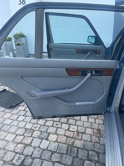 Mercedes-Benz 500 SEL 15 of 20