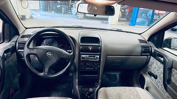 Opel Astra 14 of 17
