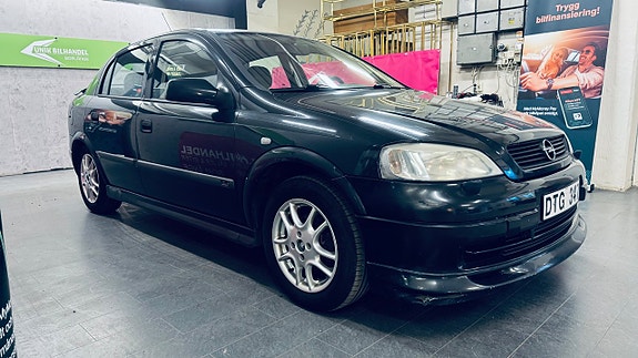 Opel Astra 2 of 17