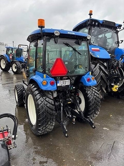 New Holland Boomer 55 3 of 4