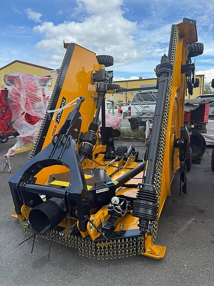 McConnel Tuffcut 650 2 of 4