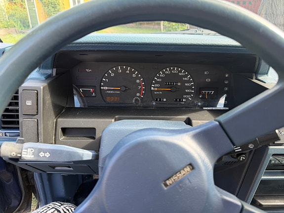 Nissan Bluebird 5 of 23