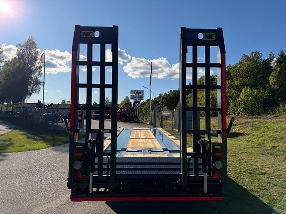 NC 3axl Lastbilskärra 25T med lastväxlarfunktion 5 of 24