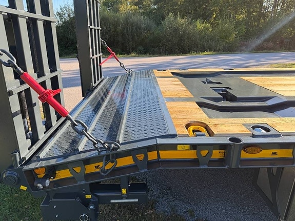 NC 3axl Lastbilskärra 25T med lastväxlarfunktion 18 of 24
