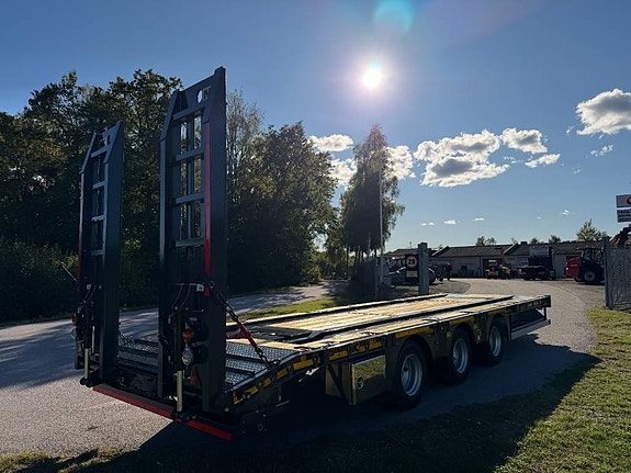 NC 3axl Lastbilskärra 25T med lastväxlarfunktion 6 of 24