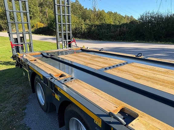 NC 3axl Lastbilskärra 25T med lastväxlarfunktion 17 of 24