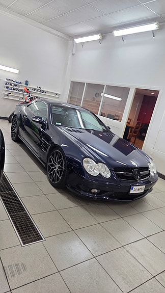 Mercedes-Benz SL55 2 of 10