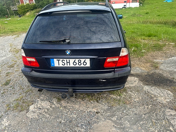 BMW 318i 4 of 5