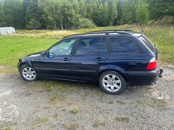 BMW 318i 2 of 5