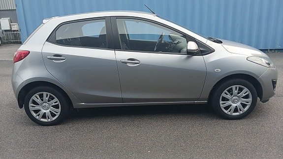 Mazda 2 3 of 13