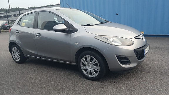 Mazda 2 2 of 13