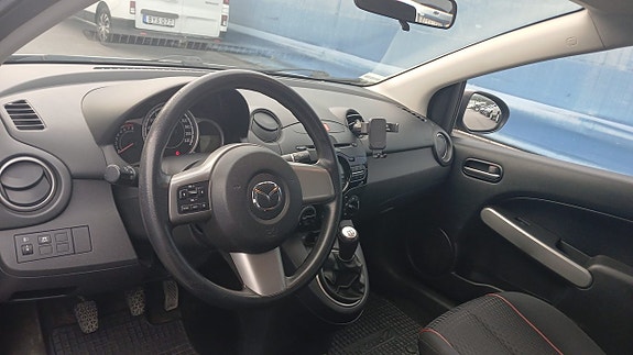 Mazda 2 12 of 13